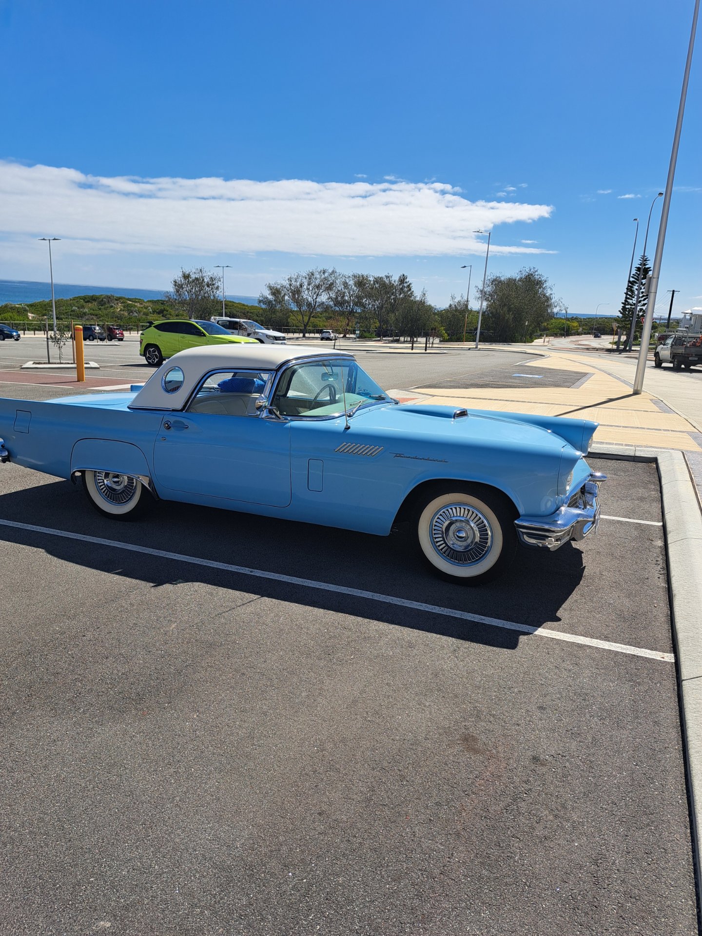 1957 FORD THUNDERBIRD CONVERTIBLE
