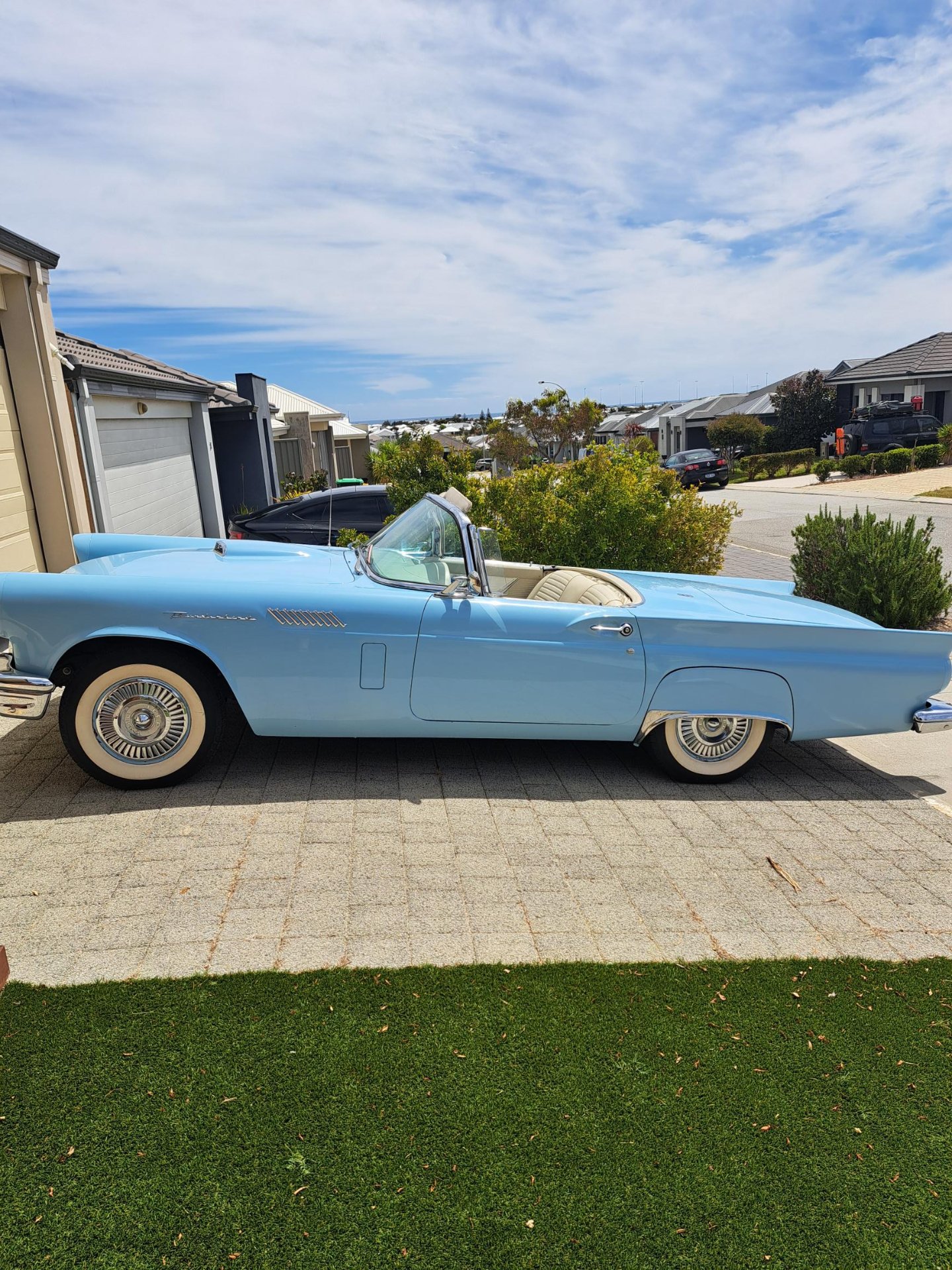 1957 FORD THUNDERBIRD CONVERTIBLE