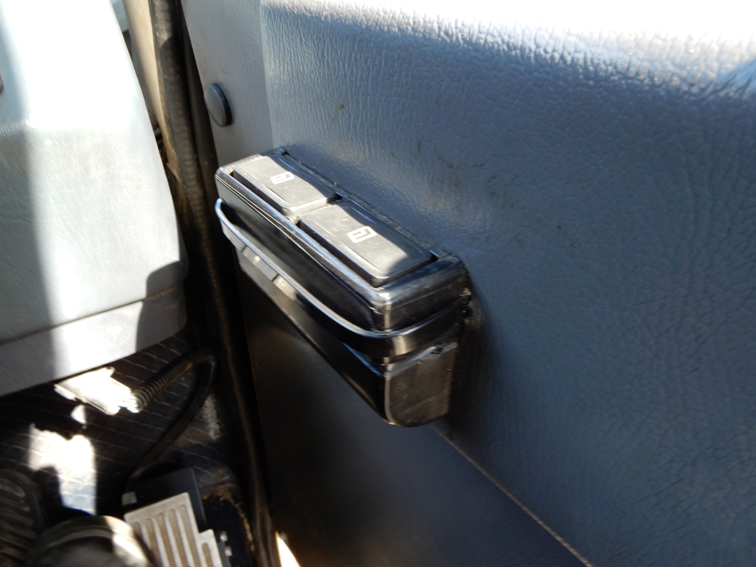 2013 BRAHMAN TRAVELLER CDS BUS