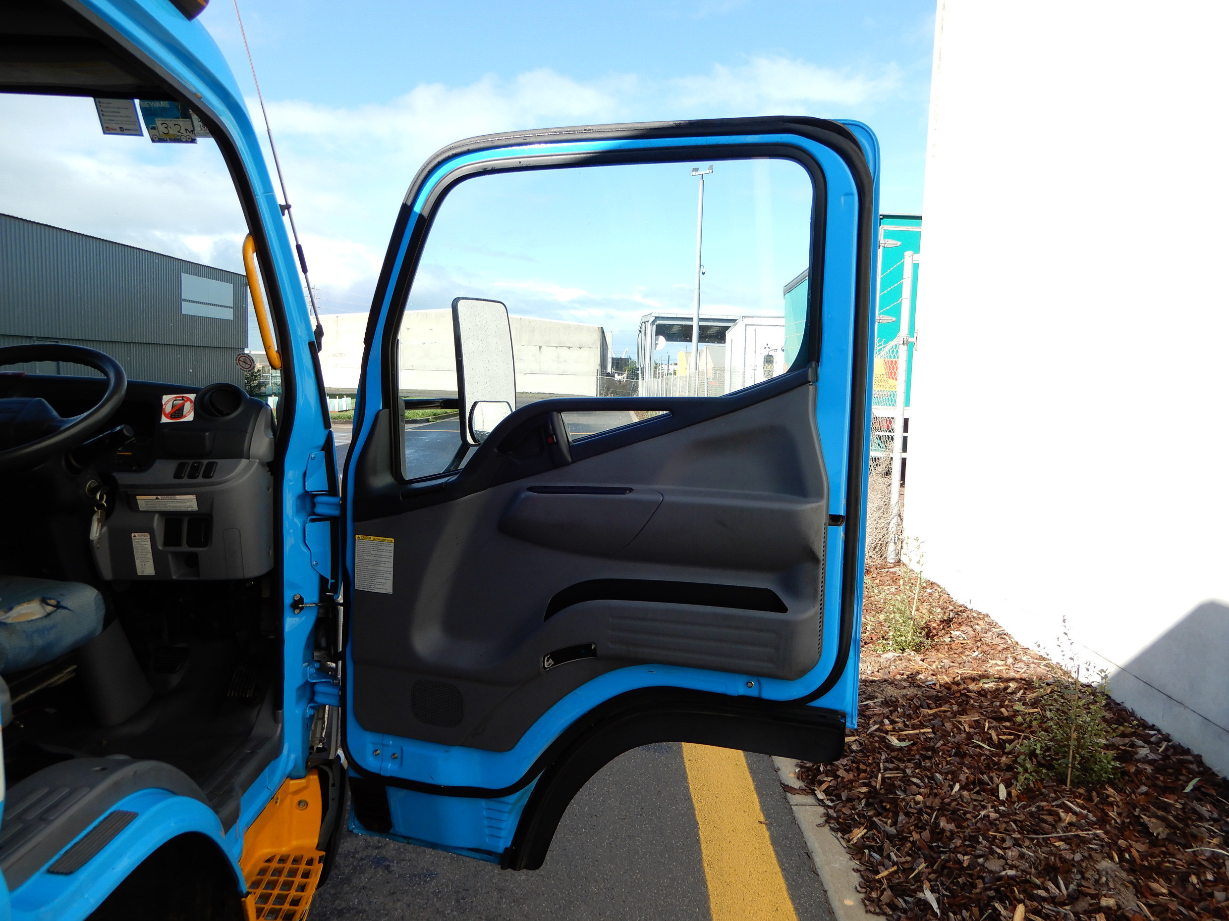 2012 FUSO CANTER 815 TRUCK MANUAL PANTECH