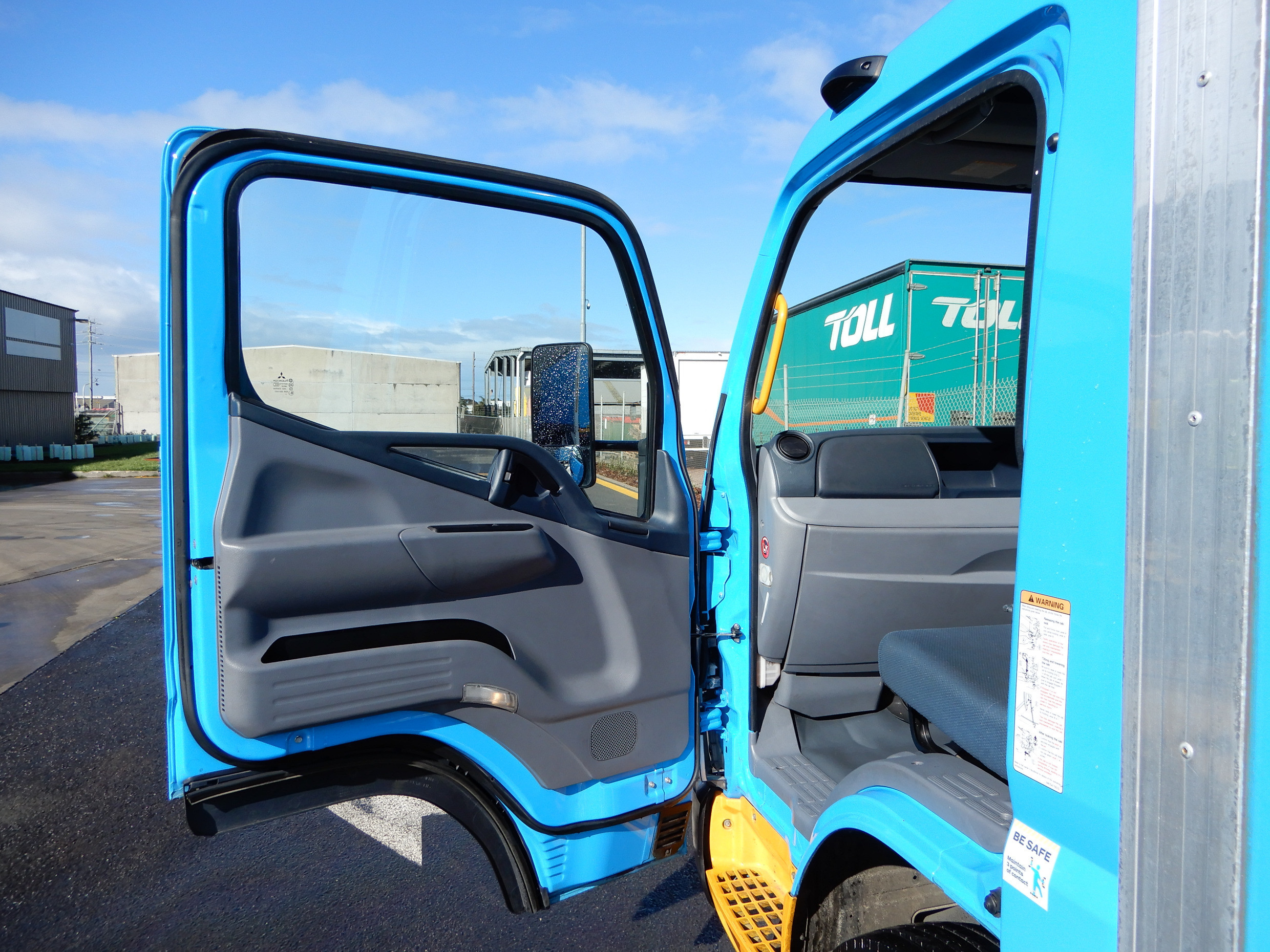 2012 FUSO CANTER 815 TRUCK MANUAL PANTECH