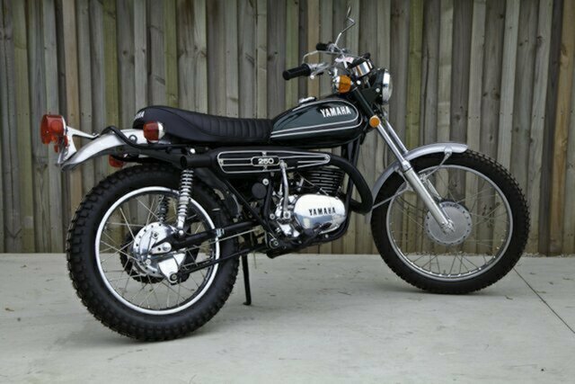 YAMAHA 5-SPEED ROAD TRAIL