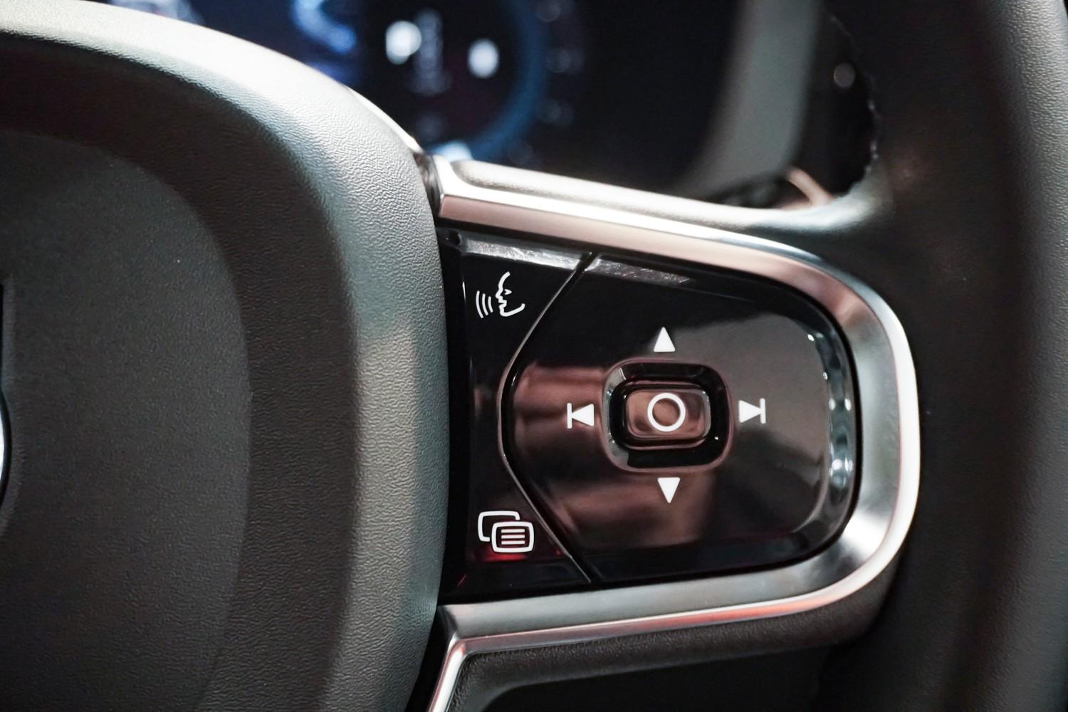 2022 VOLVO XC60 B6 R-DESIGN AUTO AWD MY22 WAGON