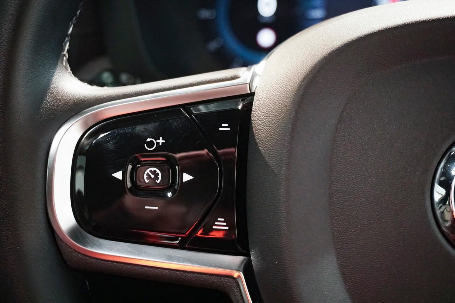2022 VOLVO XC60 B6 R-DESIGN AUTO AWD MY22 WAGON