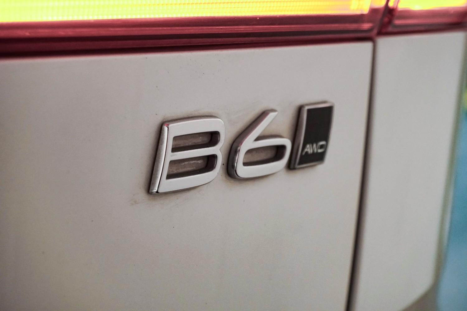 2022 VOLVO XC60 B6 R-DESIGN AUTO AWD MY22 WAGON