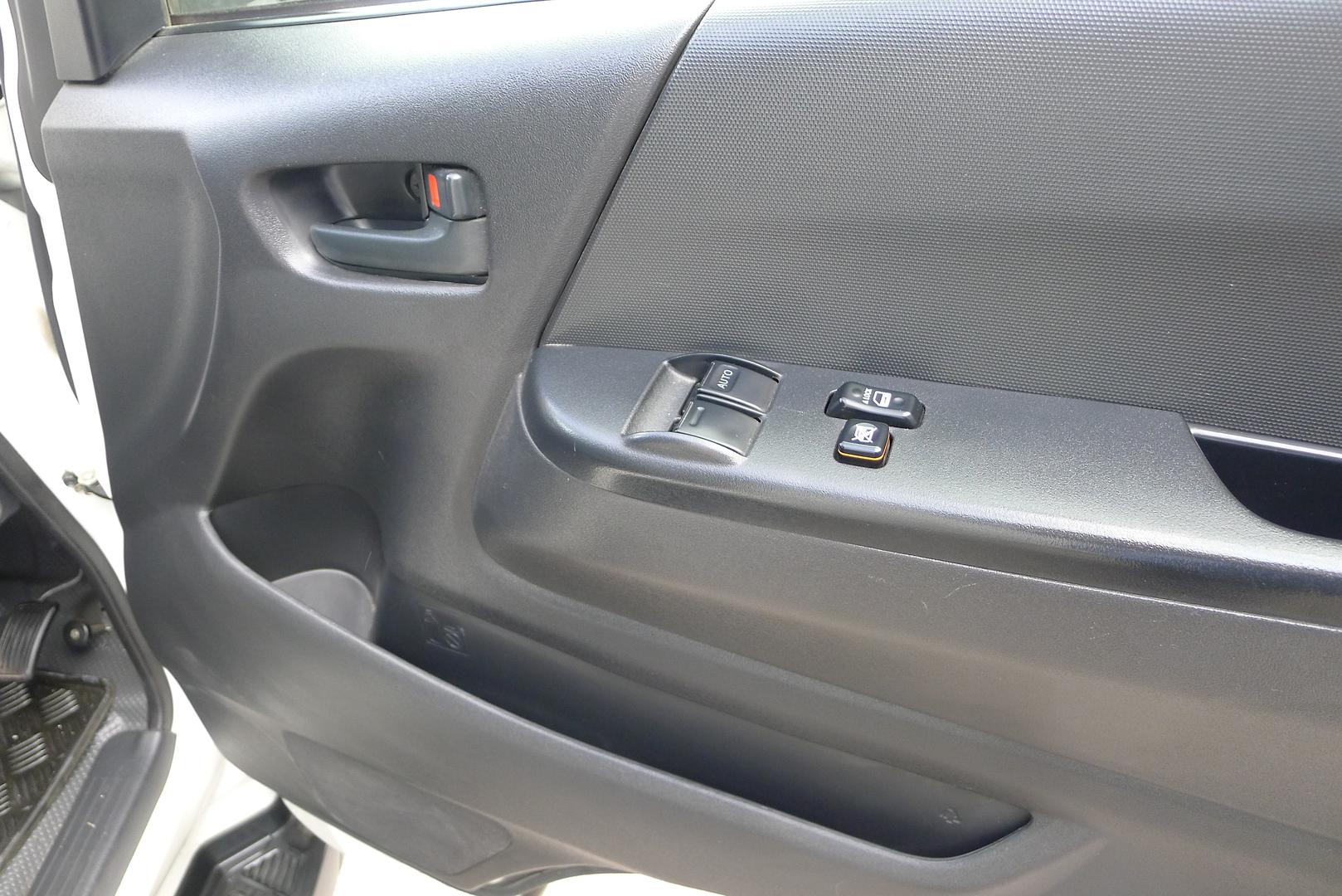 2016 TOYOTA HIACE LWB AUTO VAN