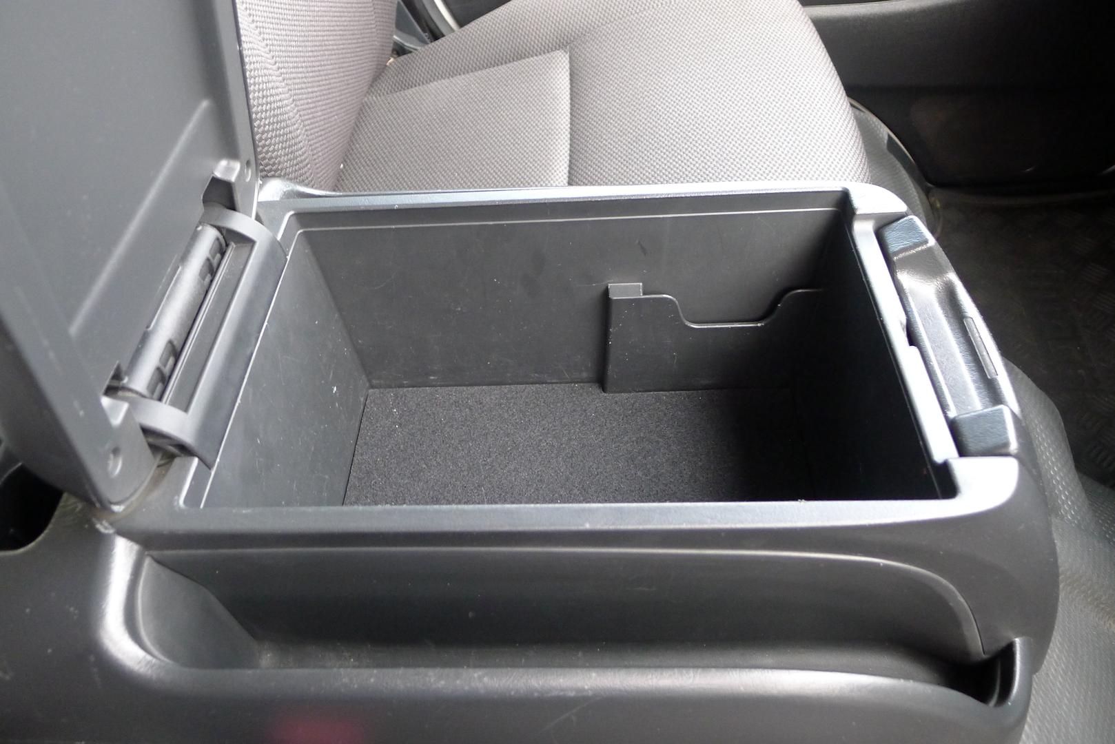 2016 TOYOTA HIACE LWB AUTO VAN