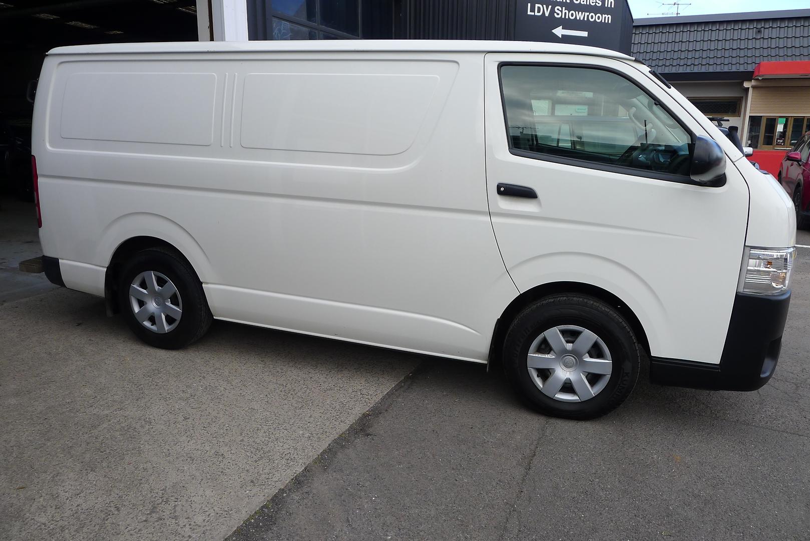 2016 TOYOTA HIACE LWB AUTO VAN