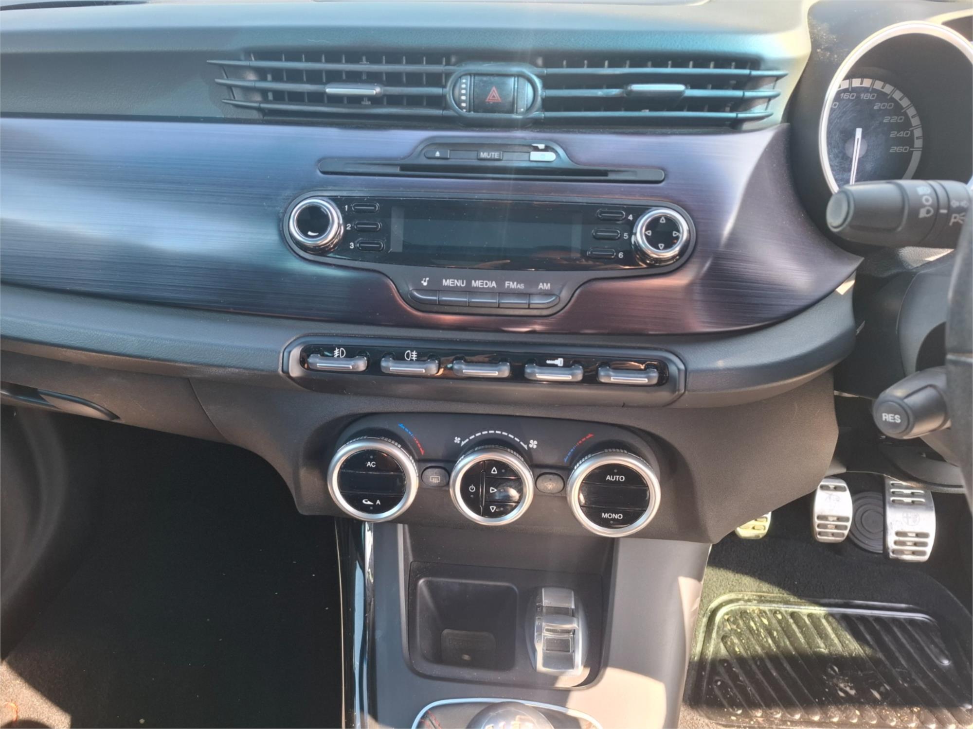 2011 ALFA ROMEO GIULIETTA SERIES 0 QV MANUAL HATCHBACK