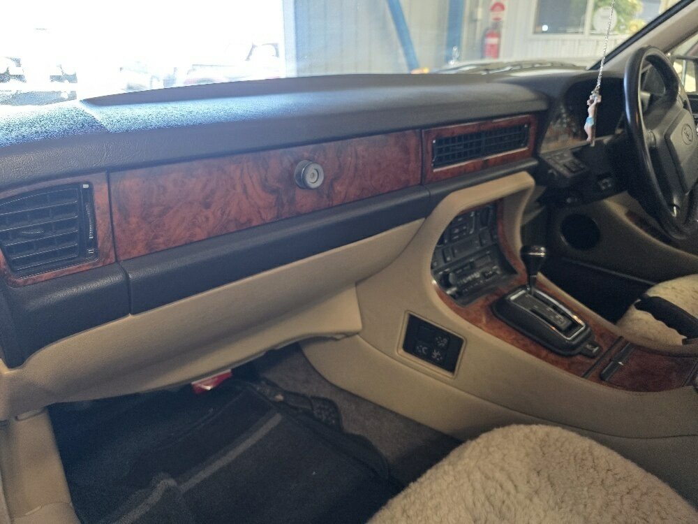 1993 JAGUAR XJ6 3.2 4 SP AUTOMATIC 4D SEDAN
