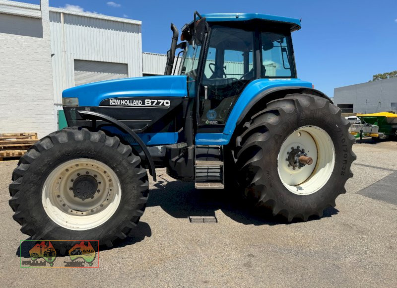 2012 NEW HOLLAND TRACTOR