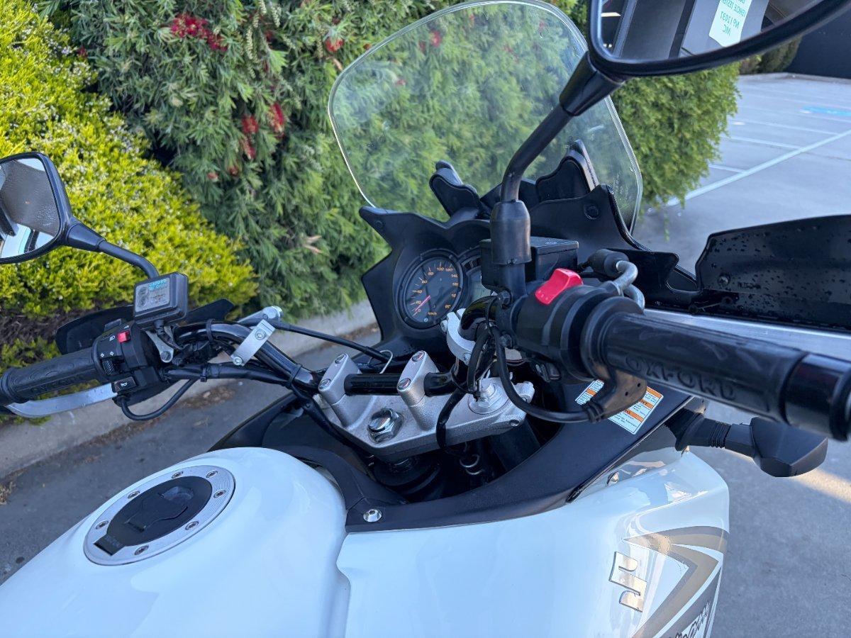 2010 SUZUKI V-STROM 650 (DL650) DUAL SPORTS