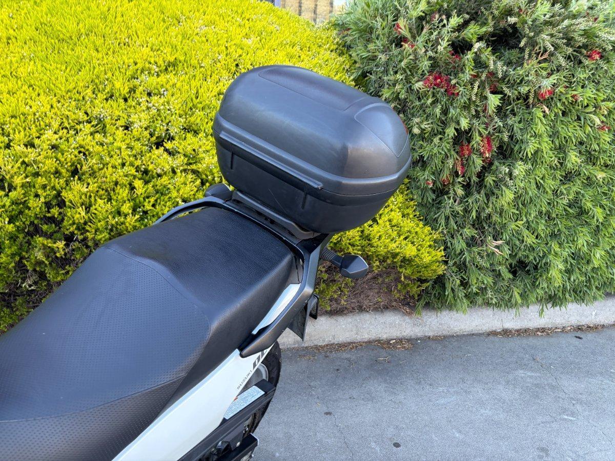 2010 SUZUKI V-STROM 650 (DL650) DUAL SPORTS