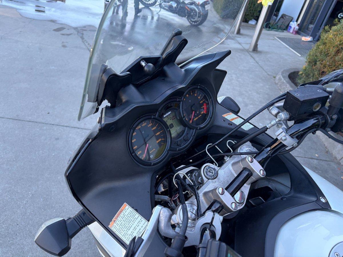 2010 SUZUKI V-STROM 650 (DL650) DUAL SPORTS