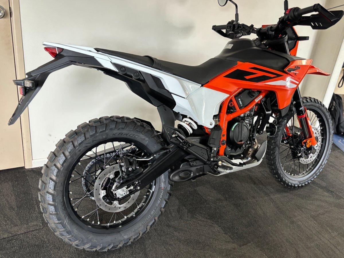 2025 KTM 390 ENDURO R DUAL SPORTS