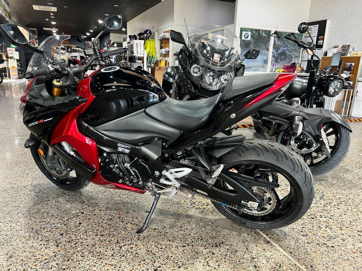 2016 SUZUKI GSX-S1000F ROAD