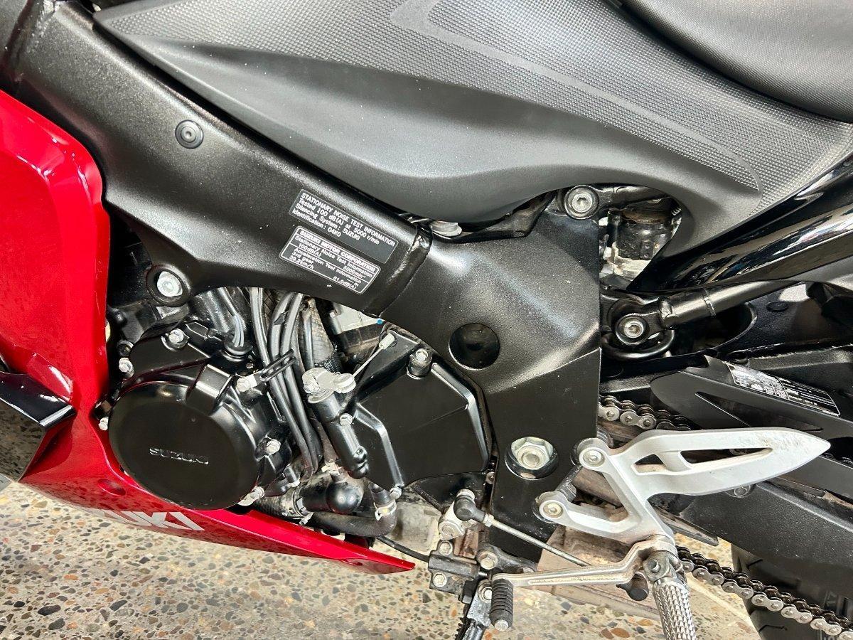2016 SUZUKI GSX-S1000F ROAD