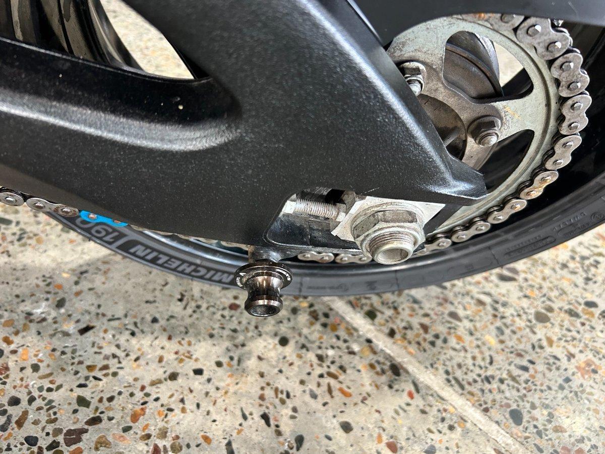 2016 SUZUKI GSX-S1000F ROAD