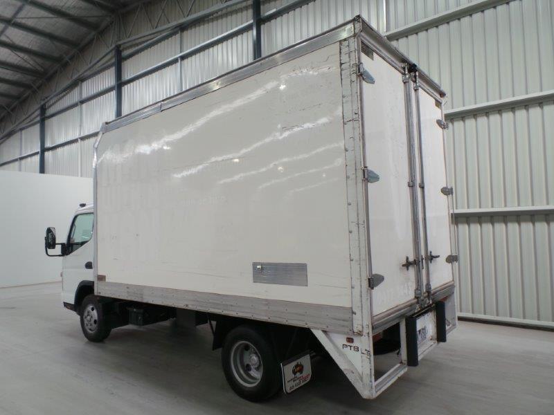 2009 FUSO CANTER PANTECH