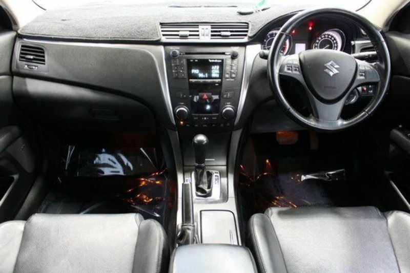 2011 SUZUKI KIZASHI PRESTIGE FR MY11