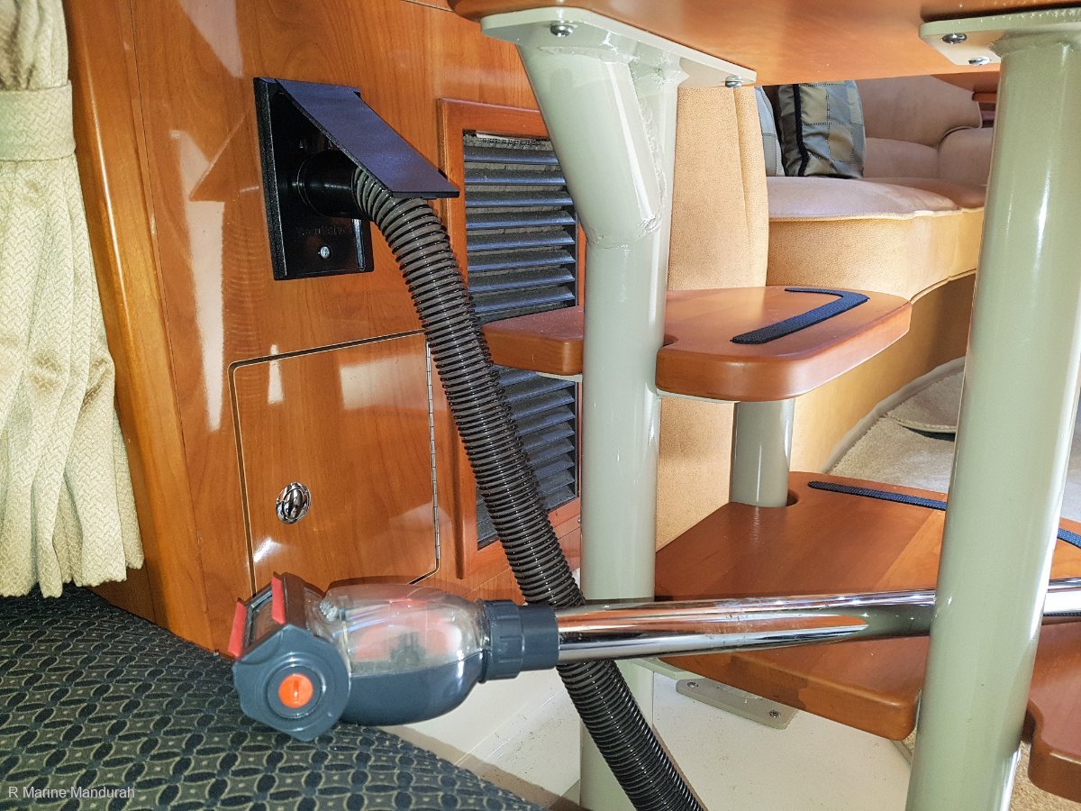 2006 FOUR WINNS 348 VISTA CRUISER
