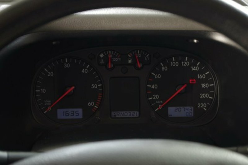 2003 VOLKSWAGEN TRANSPORTER (SWB) T4