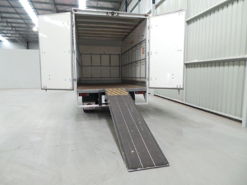 2009 FUSO CANTER PANTECH