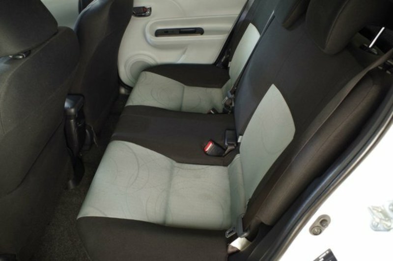 2012 TOYOTA PRIUS-C HYBRID NHP10R