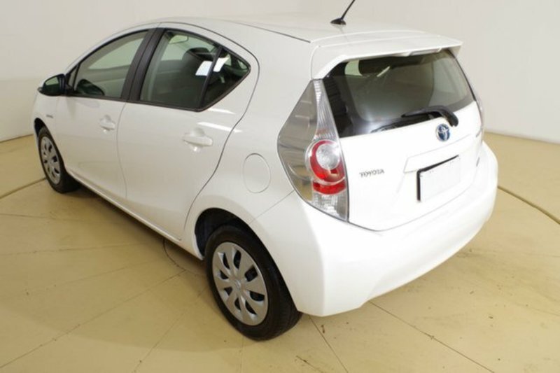 2012 TOYOTA PRIUS-C HYBRID NHP10R