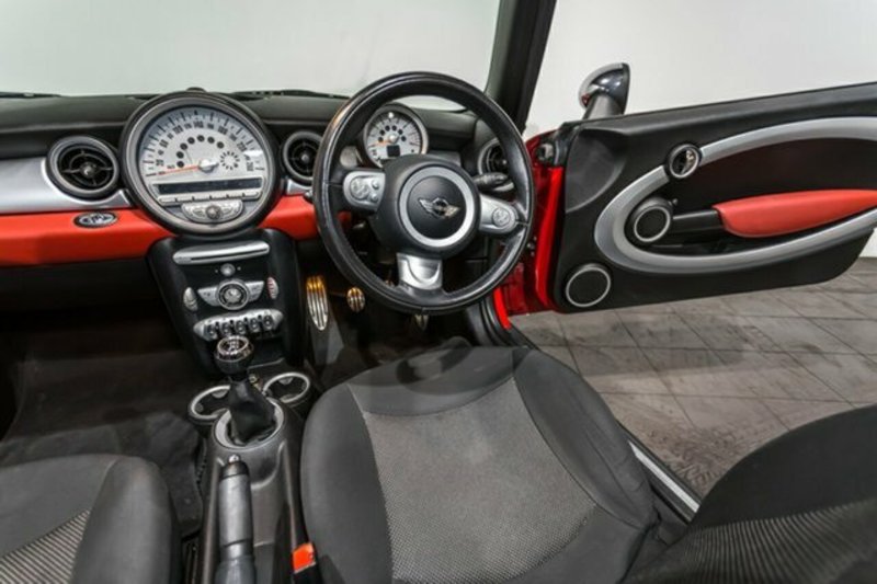 2010 MINI COOPER CABRIO R57 MY11