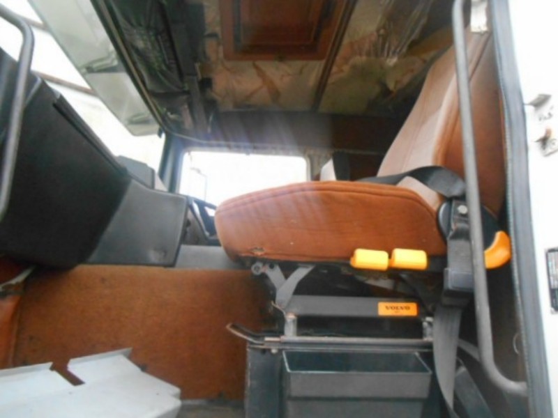 1986 VOLVO F10 F10 Truck