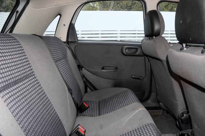 2002 HOLDEN BARINA XC