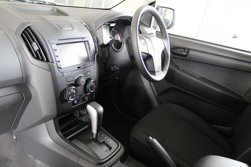 2017 ISUZU D-MAX SX