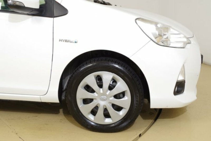 2012 TOYOTA PRIUS-C HYBRID NHP10R