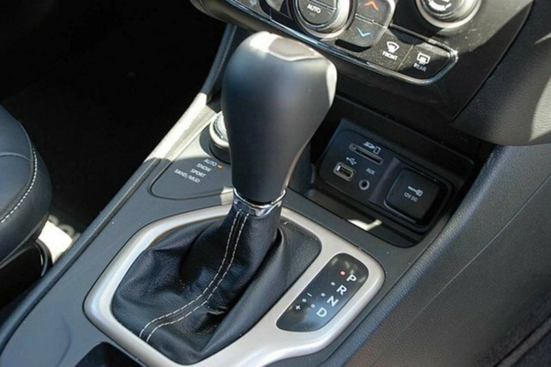 2014 JEEP CHEROKEE LIMITED (4x4) KL MY15