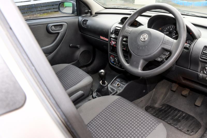 2002 HOLDEN BARINA XC