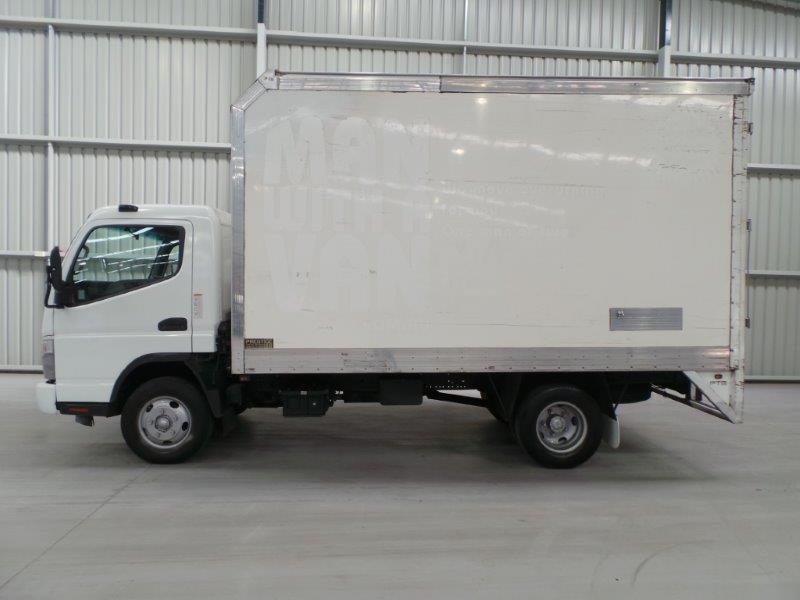 2009 FUSO CANTER PANTECH