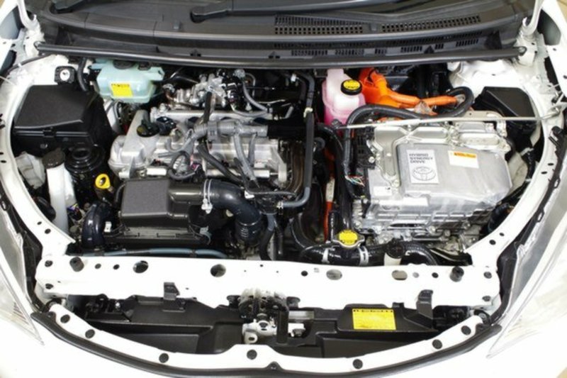 2012 TOYOTA PRIUS-C HYBRID NHP10R