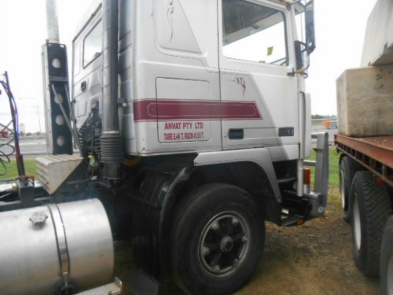 1986 VOLVO F10 F10 Truck