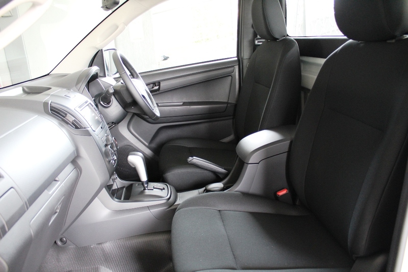 2017 ISUZU D-MAX SX