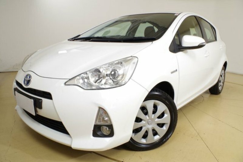 2012 TOYOTA PRIUS-C HYBRID NHP10R