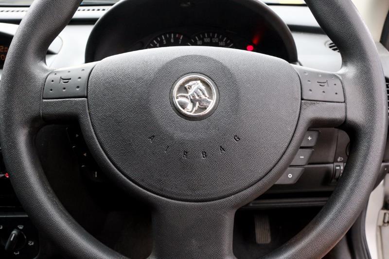 2002 HOLDEN BARINA XC
