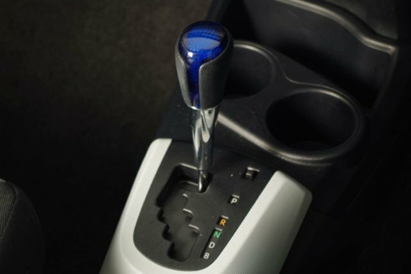 2012 TOYOTA PRIUS-C HYBRID NHP10R