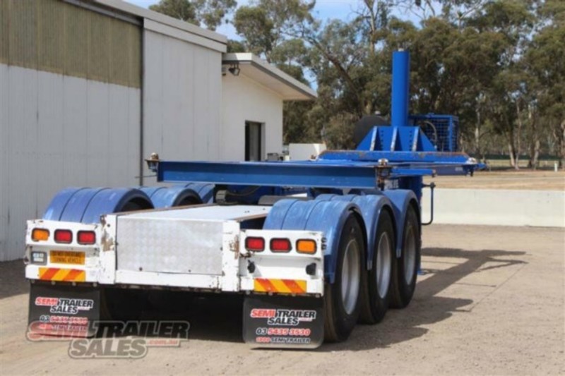 2008 MOORE SEMI RETRACTABLE TIPPING SKEL SEMI JTFD3785744 JUST