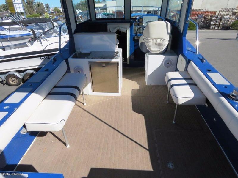 ABCAT SPORTS FISHERMAN HUGE DECK FAMILY AND FISHING FRIENDLY