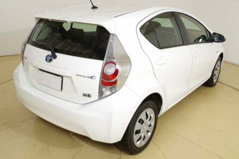 2012 TOYOTA PRIUS-C HYBRID NHP10R