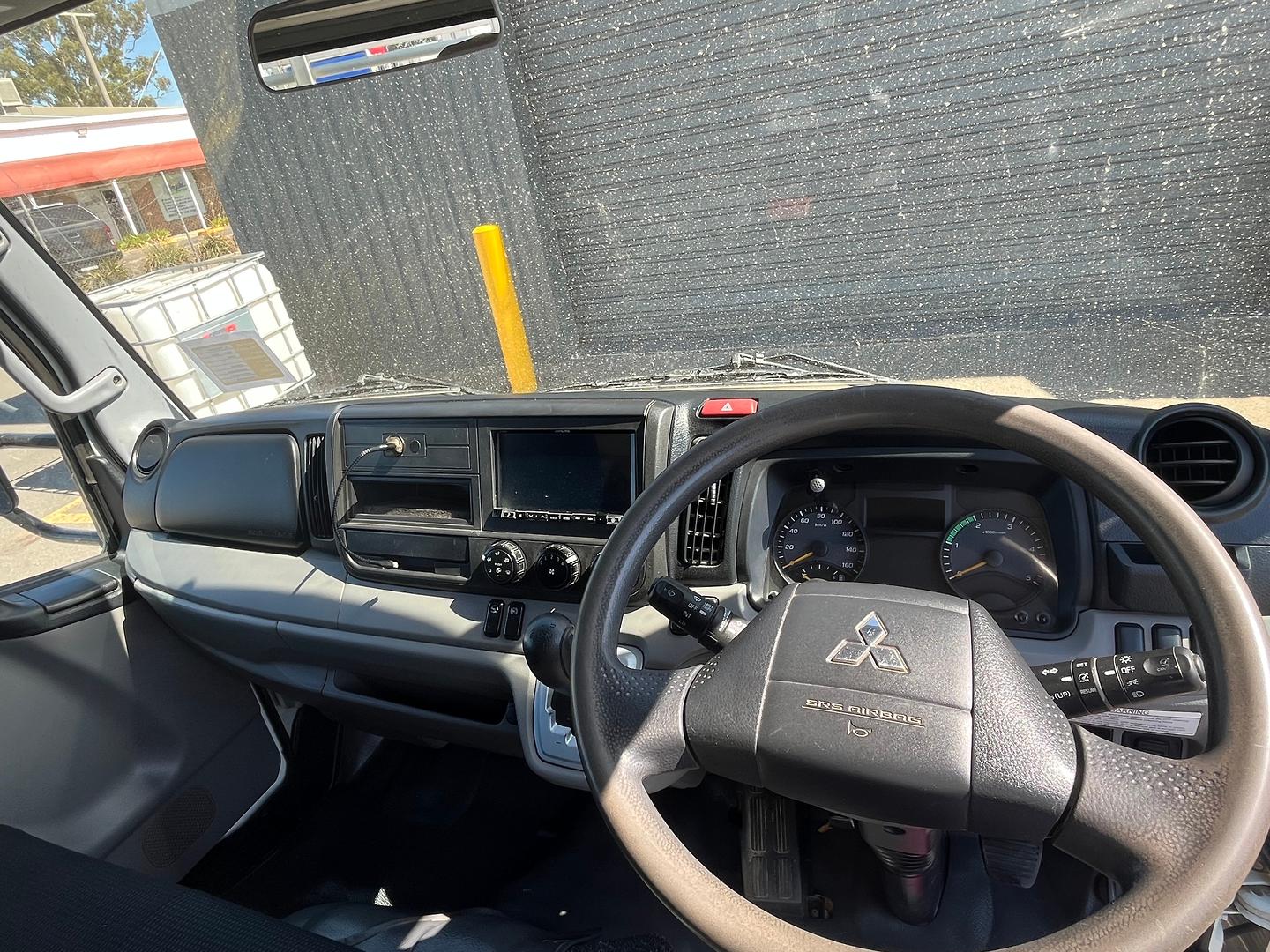 2018 FUSO CANTER 515 DC TRAYTOP WITH DROPSIDES AND REAR HURDLE