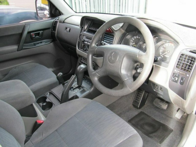 2003 MITSUBISHI PAJERO GLS NP