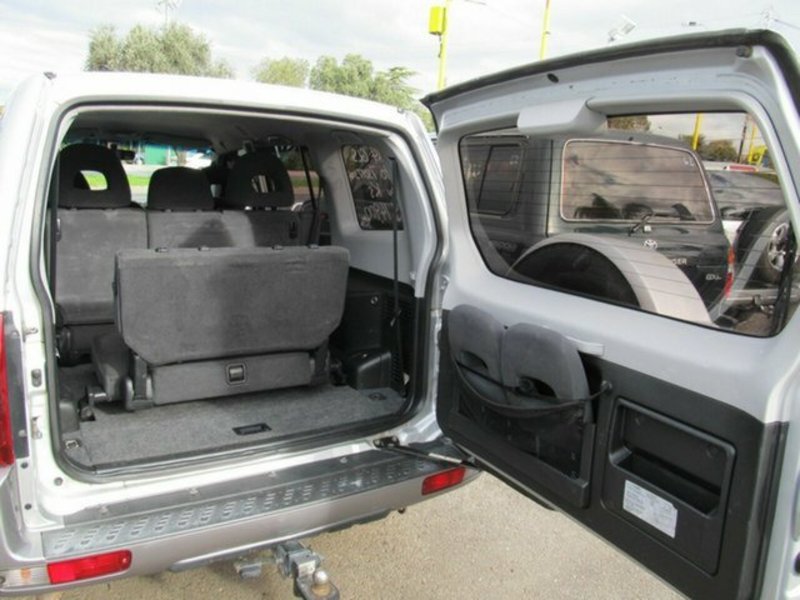 2003 MITSUBISHI PAJERO GLS NP