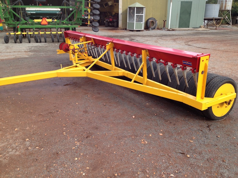 SEEDER 28 RUN RUBBER TYRED ROLLER WITH SEED BOX JHM3319724 JUST